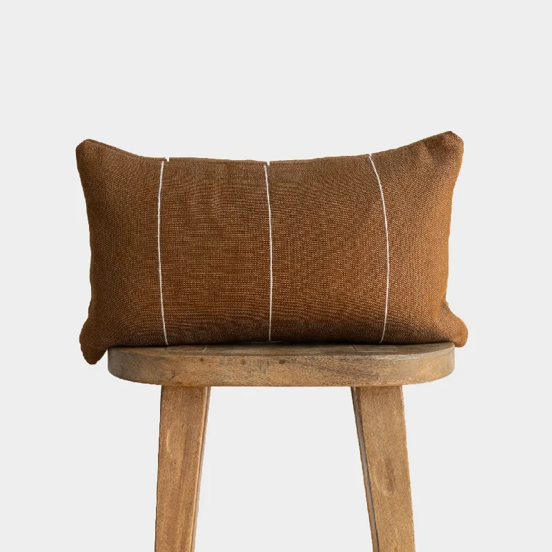 Wren In Spice - Lumbar 12x20" | 12x40"